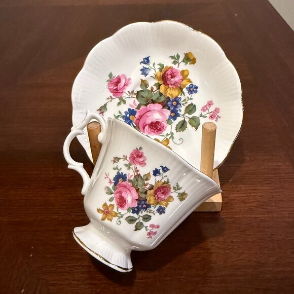 Royal Albert English Tea Cup and Saucer Set - Big Pink Roses and Blue Flowers - Picture 1 of 5